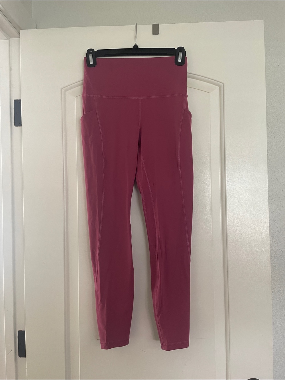 Lululemon Size 6 Leggings with pockets